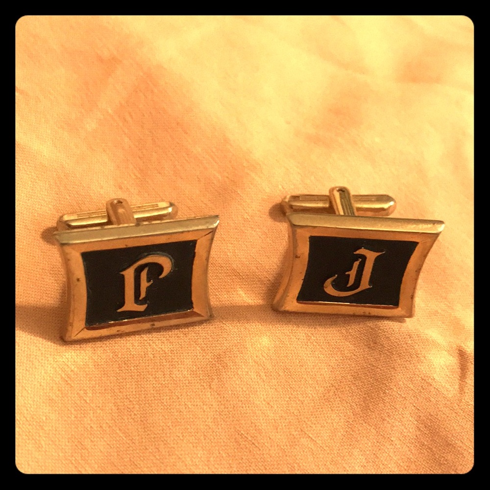 Two J men’s dress shirt cuff links